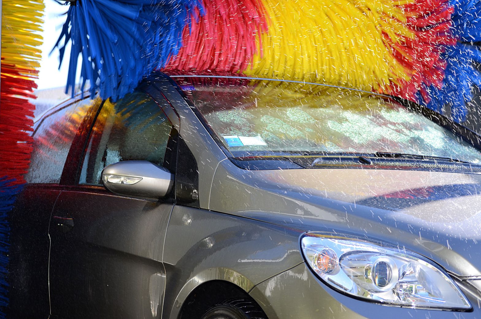 Limpieza profesional de coches en gasolineras